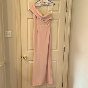 Beautiful pink knit dress.